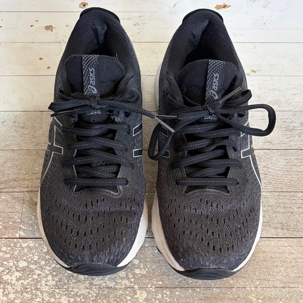 Asics Women's Gel-Nimbus 24 Black and Gray Running Shoes - Picture 2 of 10